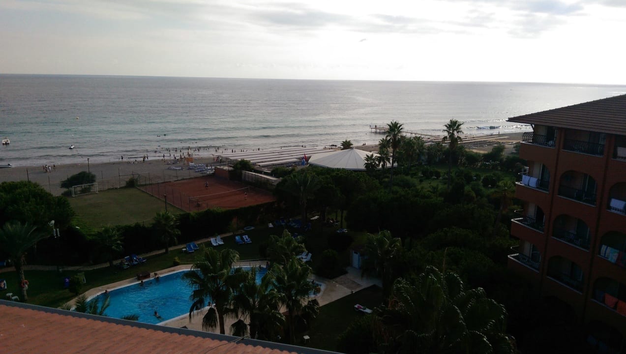 6 Club Turtas Beach Hotel