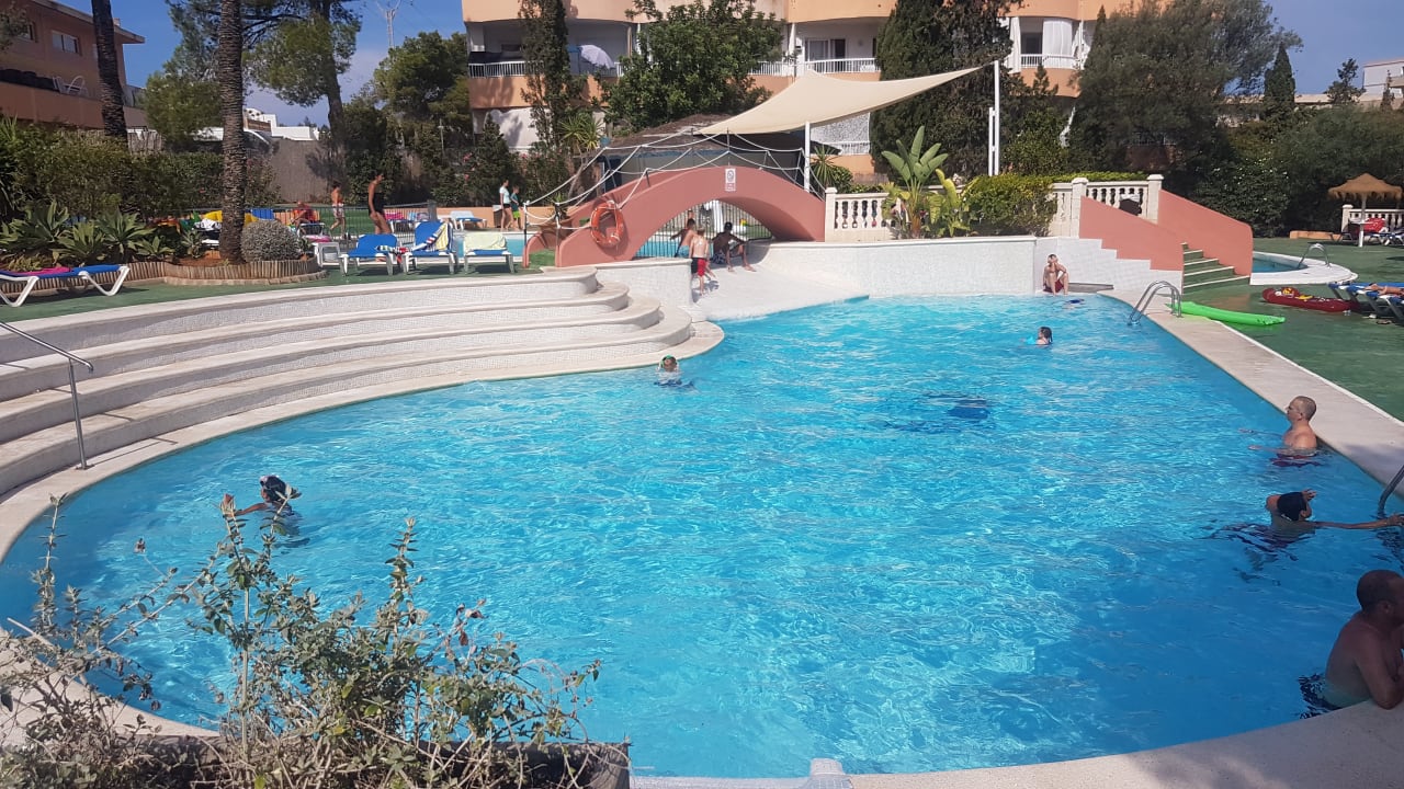 Pool azuLine Hoteles Mar Amantis & II