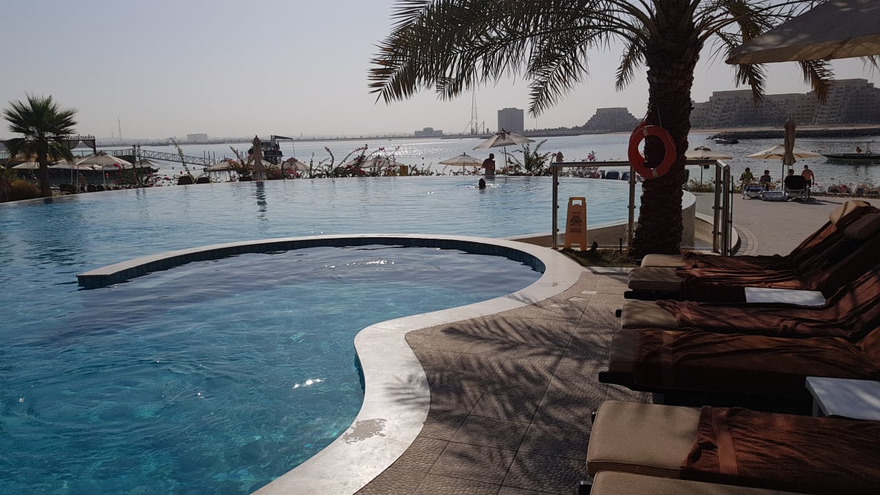 Pool DoubleTree by Hilton Resort & Spa Marjan Island