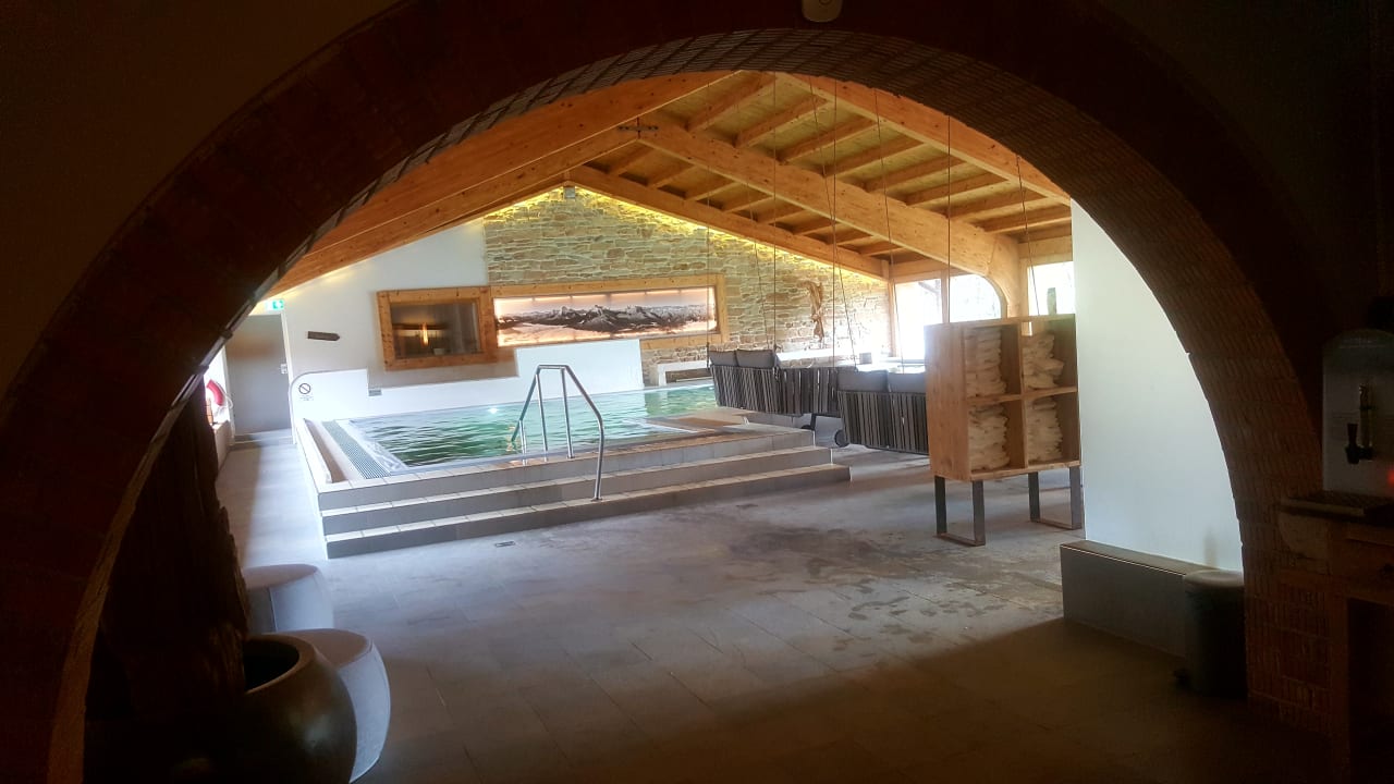 Pool Berghotel Rehlegg