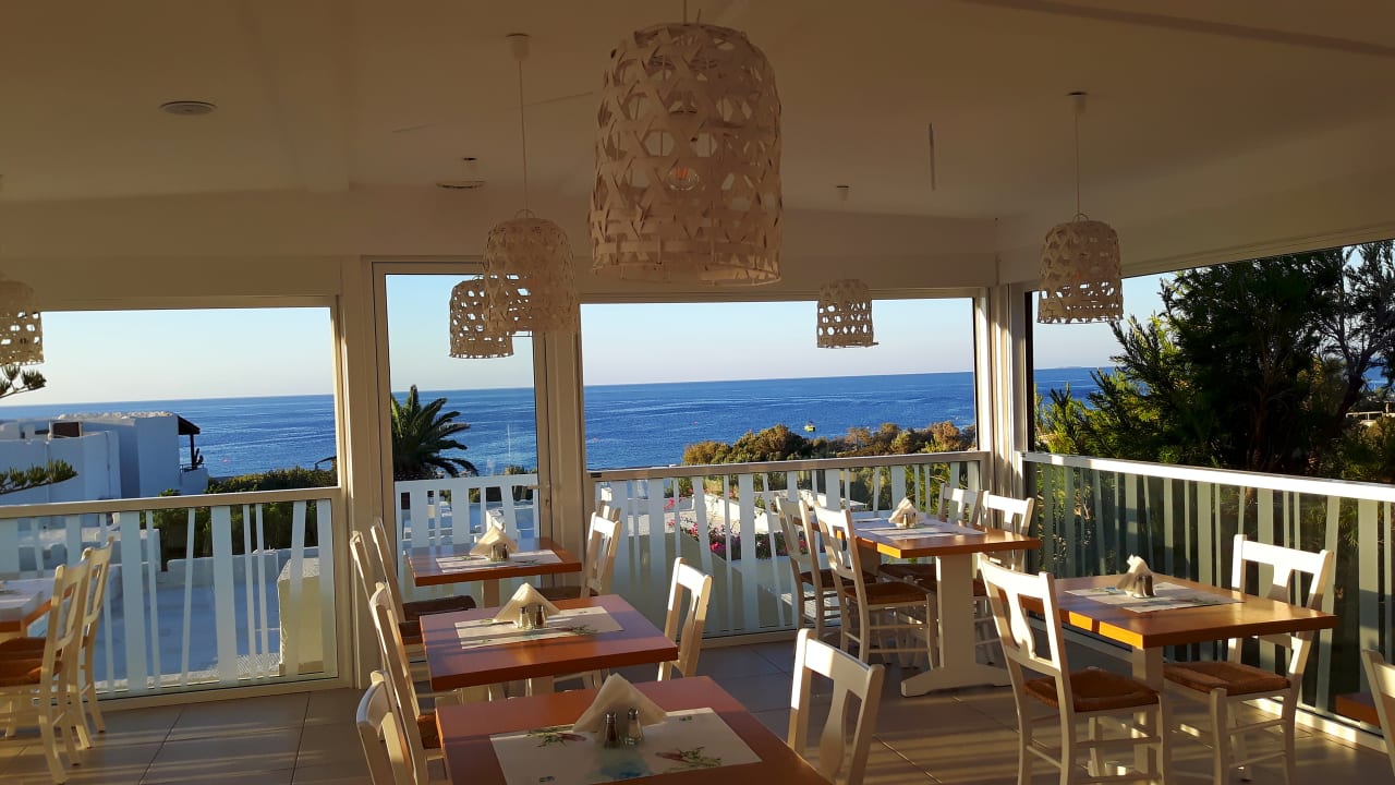 Gastro Coriva Beach Hotel & Bungalows