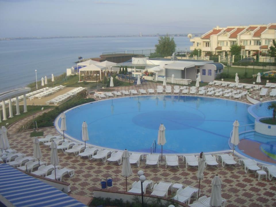 Pool und Poolbar Hotel Sineva Beach