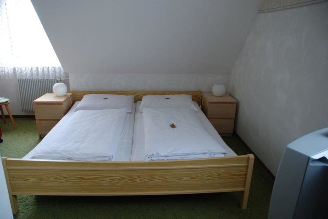 Blick auf's Bett Hotel Landgasthof Wellmann