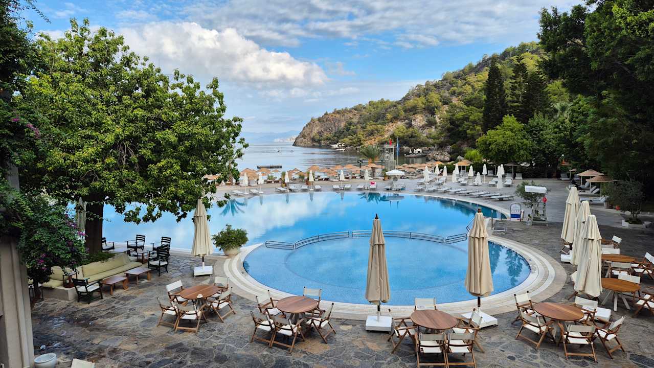 Pool Hillside Beach Club