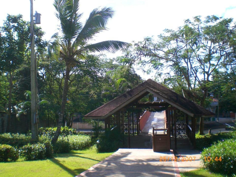 Brücke zum Strand BelleVue Dominican Bay