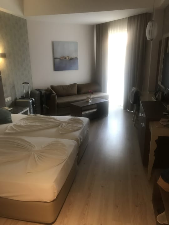 Zimmer Port Side Resort Hotel