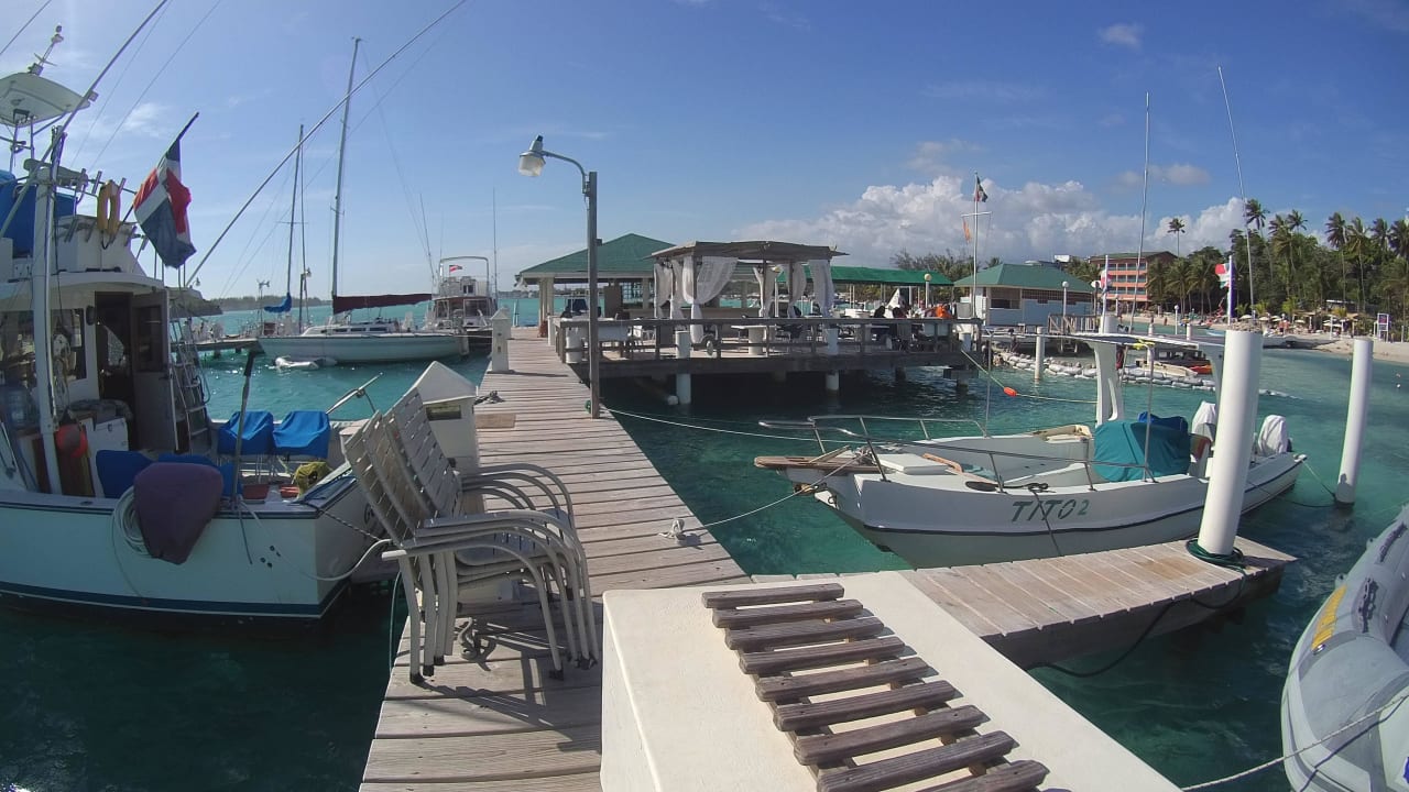 Bootssteg mit Bar.  whala!boca chica