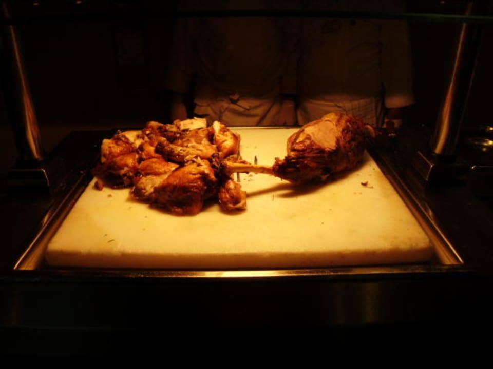 Lammschulter und Hähnchen Constantinou Bros Athena Beach Hotel