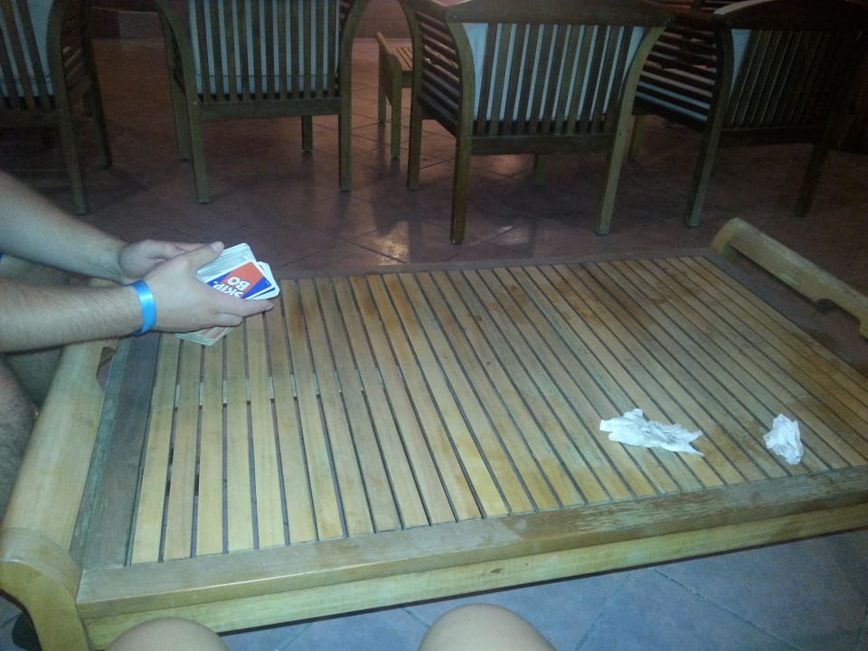 Tische Nerton Hotel - Erwachsenenhotel ab 16 Jahren