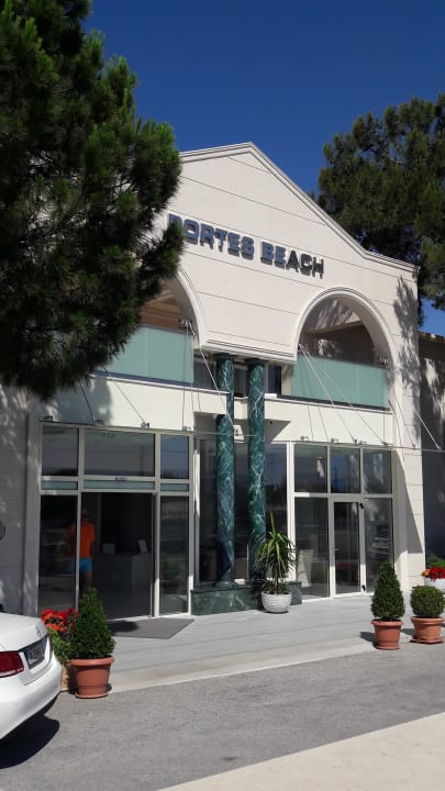 Außenansicht Hotel Portes Beach