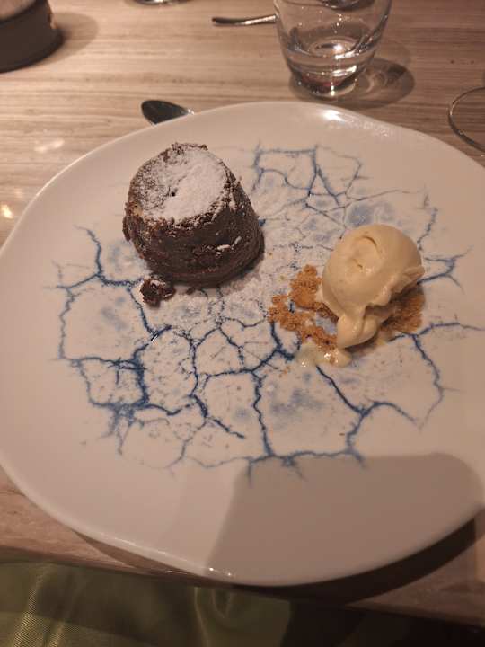 Gastro Acanthus Cennet Barut Collection