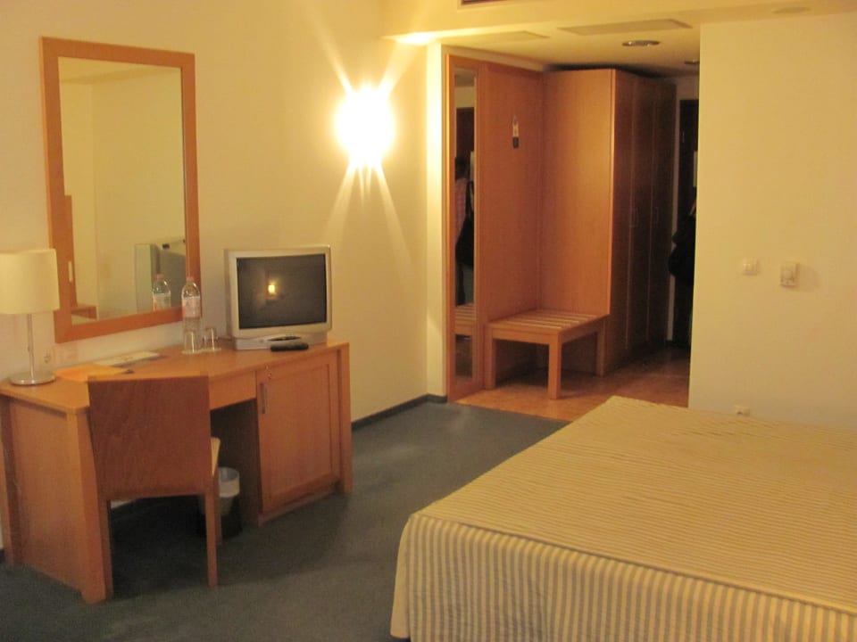 Gesamtansicht des Zimmers (ohne Bad) Meliá Sunny Beach