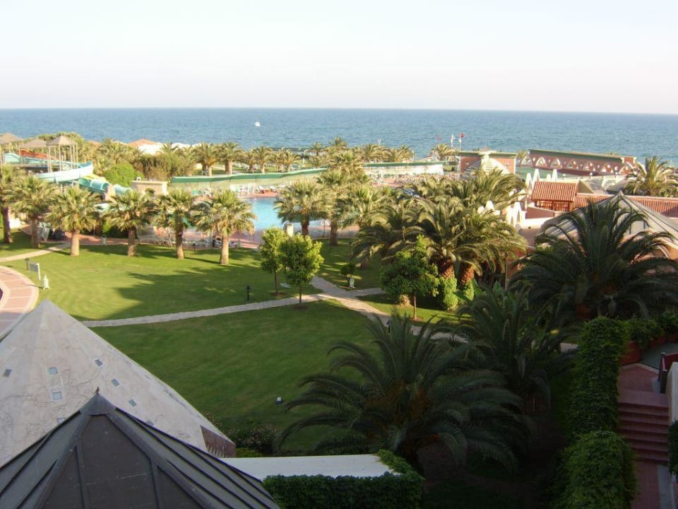 Blick zum Wasser Megasaray Club Belek