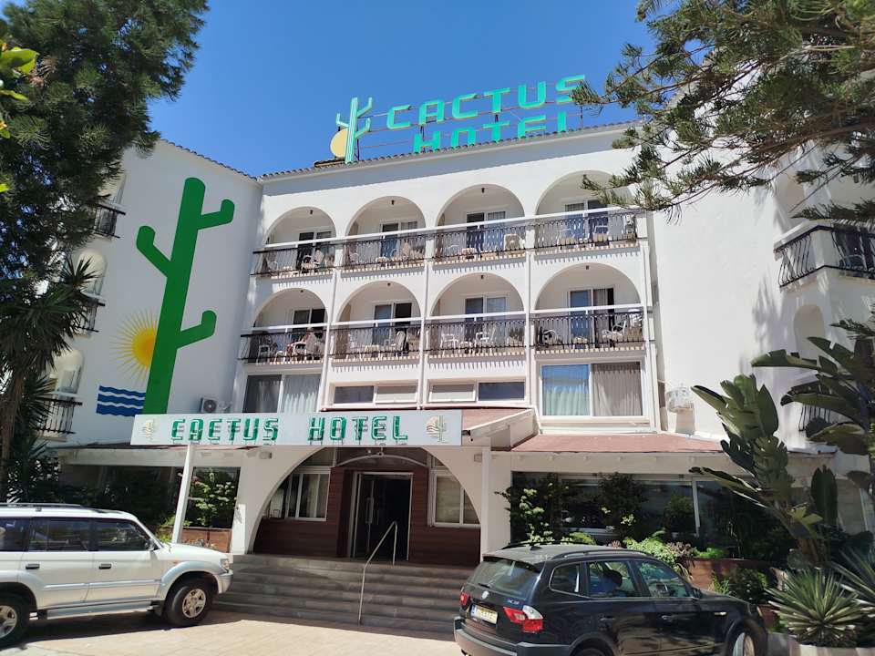 Außenansicht Hotel Cactus