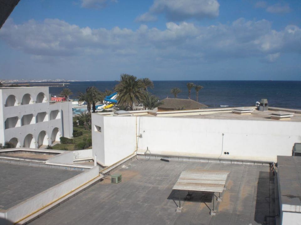 vom 2 OG aus Richtung Strand Hotel El Mouradi Skanes Beach