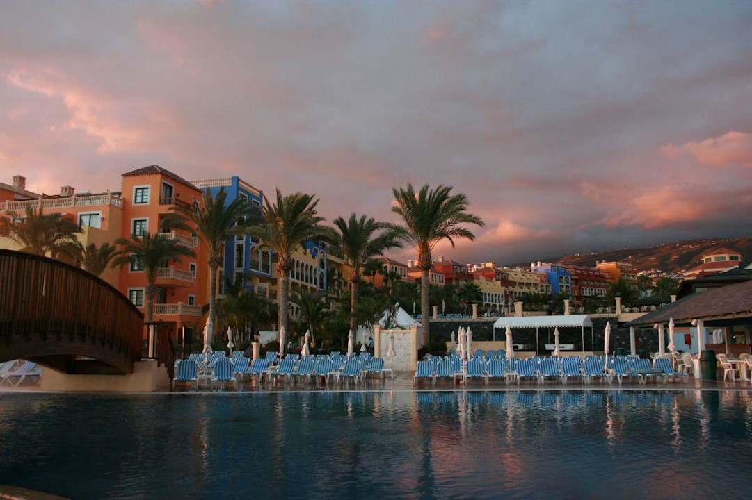 Teil des Pools Bahia Principe Sunlight Costa Adeje