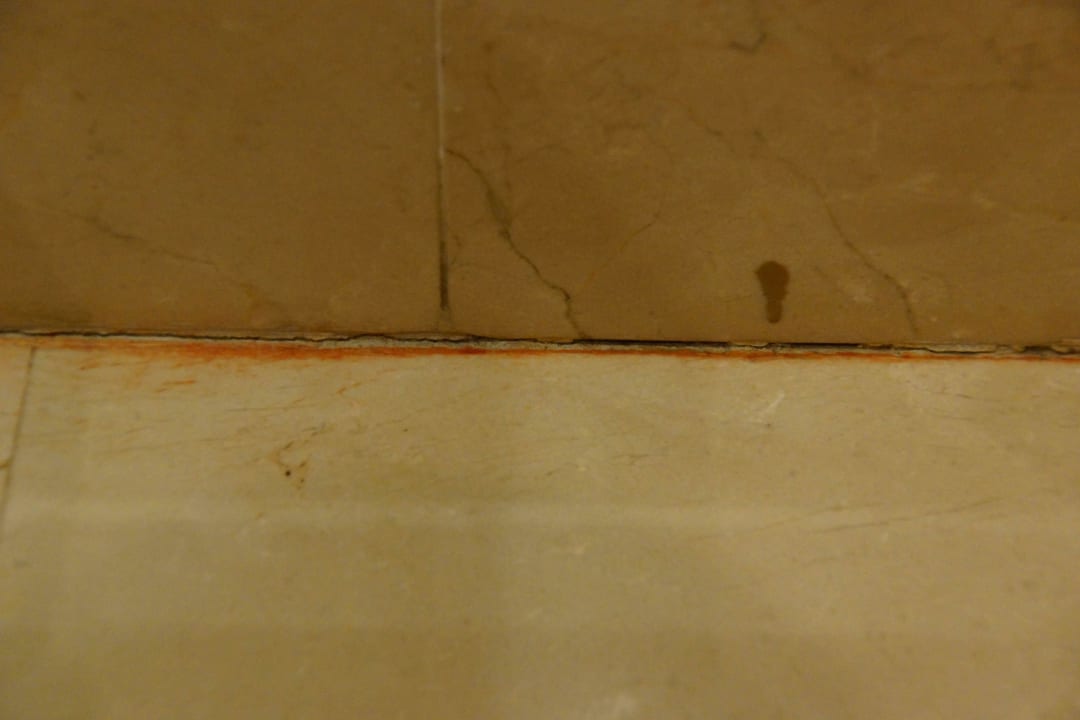 Leider unschön unten am Badewannenrand Grupotel Playa de Palma Suites & Spa