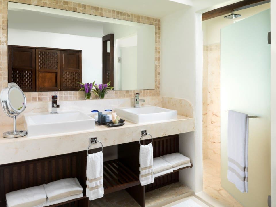 Zimmer Azul Beach Resort Riviera Cancun by Karisma