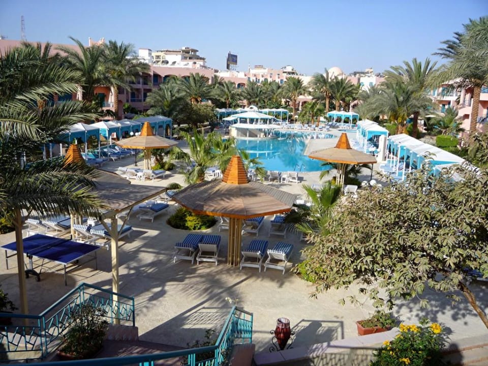 Poolansicht Hotel Le Pacha Beach Resort
