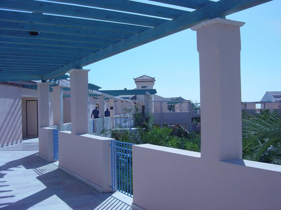 Weg in der 1. Etage zu unseren Zimmern Mövenpick Resort & Spa El Gouna