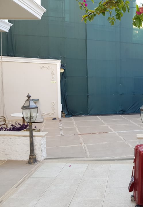 Gartenanlage Elegance East Hotel