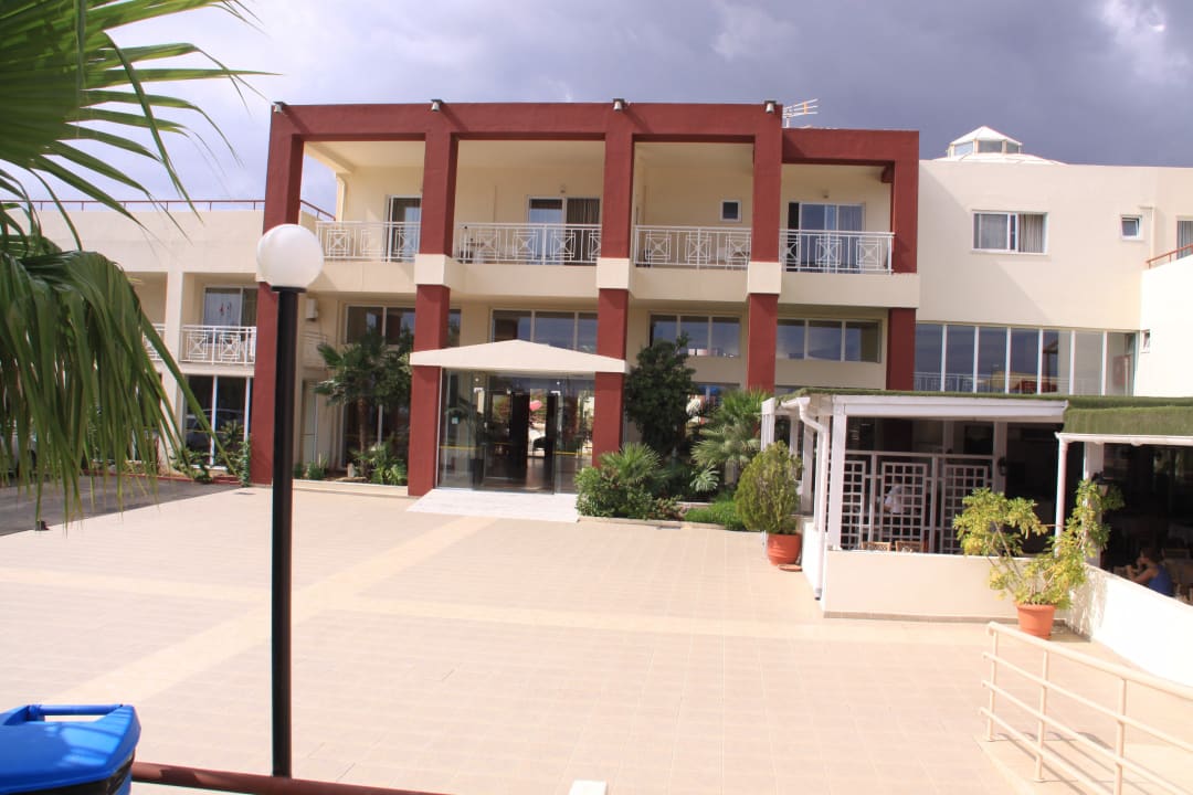 Центральный вход HARPIN Georgioupolis Resort Aquapark & SPA