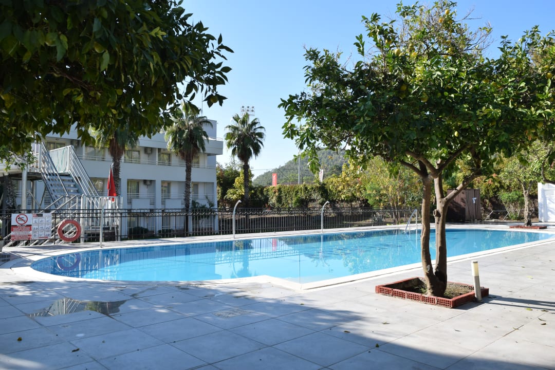 Pool Armas Gül Beach