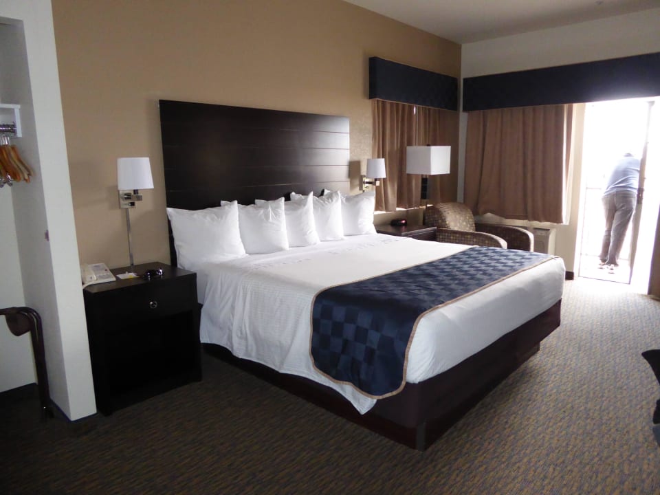 Schönes Kingsize Bett Days Inn & Suites by Wyndham Page Lake Powell