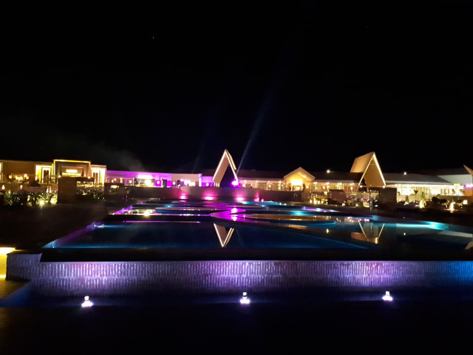 Außenansicht Pickalbatros Sea World Resort - Marsa Alam