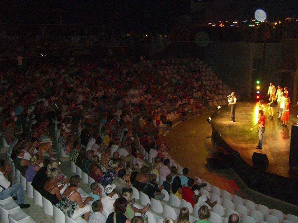 Amphie Theater Club Grand Aqua Club Grand Aqua