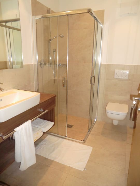 Bad Nummer 2 mit Dusche Gasthof zur Traube