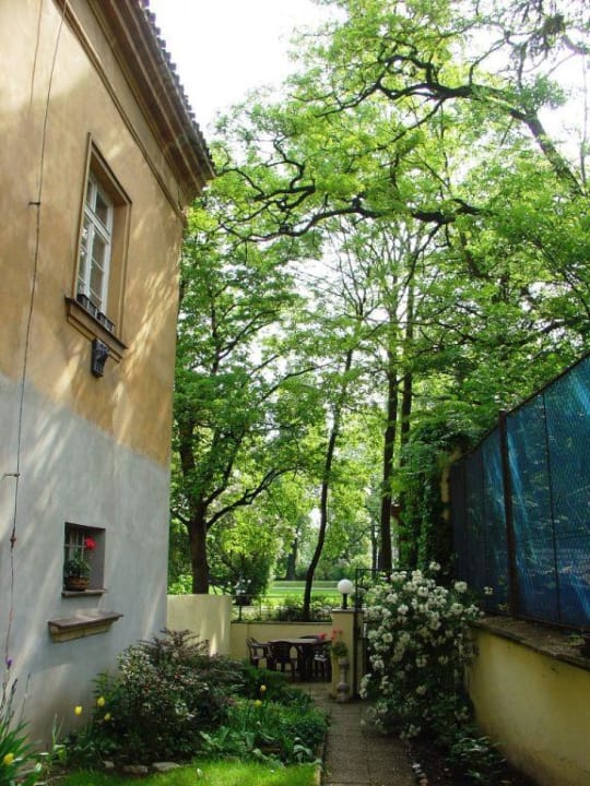 Garten zum Kanal hin Pension Dientzenhofer