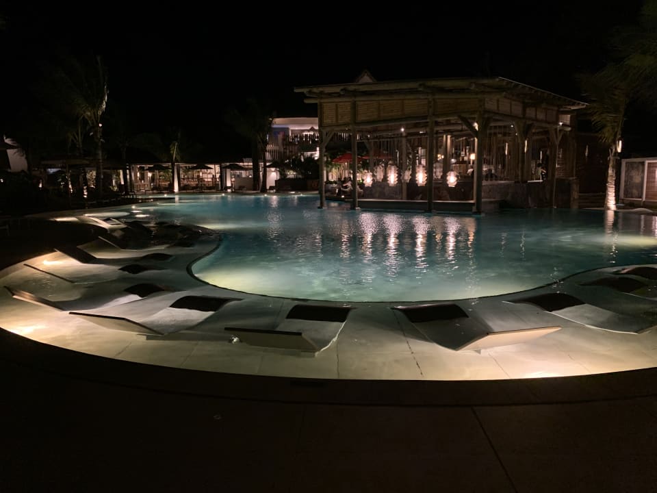 Pool Sunrise Attitude - Adults Only