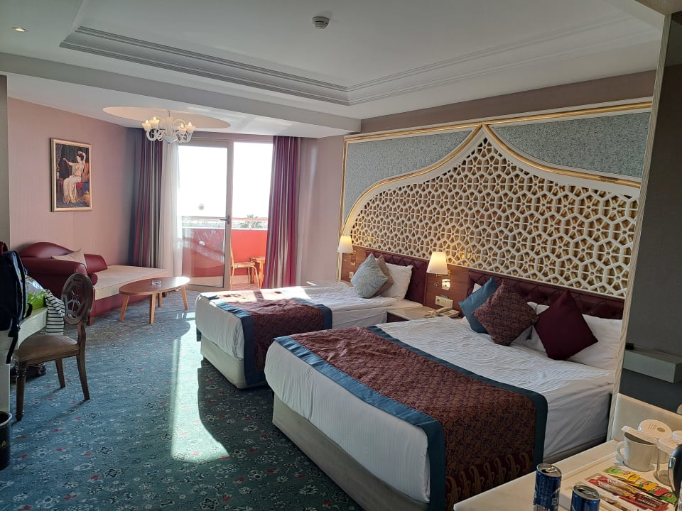 Zimmer Royal Taj Mahal Hotel