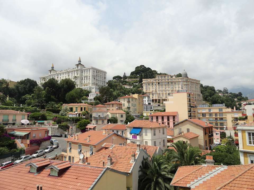 Blick von der Dachterrasse Edward's Hotel