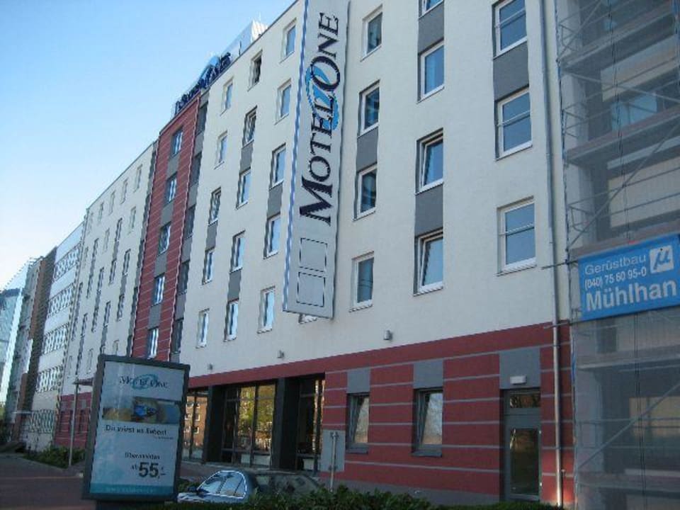 Aussenansicht Motel One Hamburg-Altona