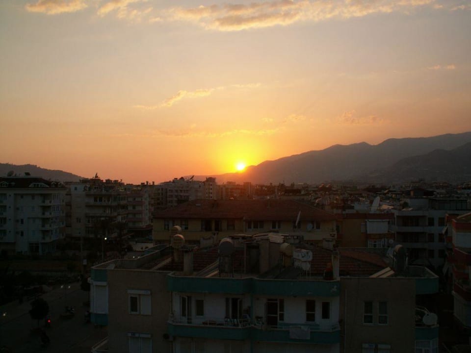 Sonnenuntergang beim Abendessen Citrus Plaza Hotel