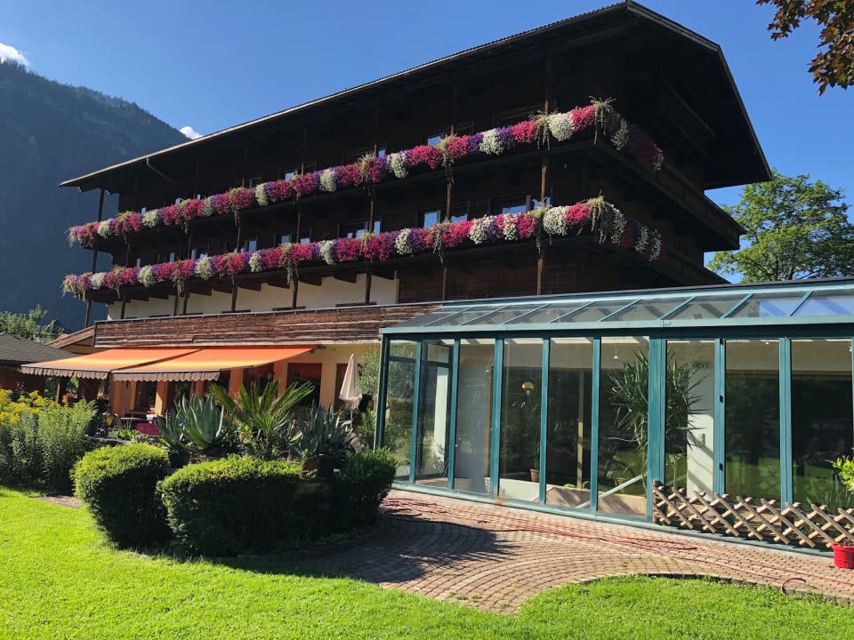 Außenansicht Hotel & Pension Strolz