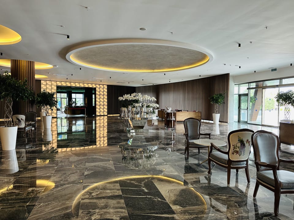Lobby Rubi Platinum Sign