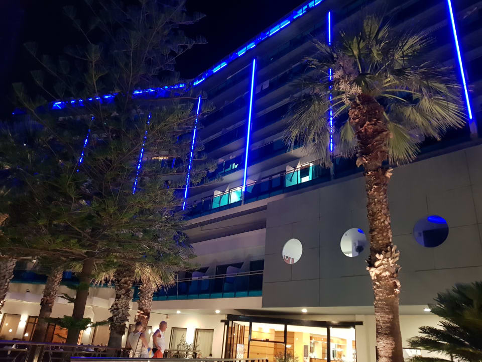 Außenansicht Hotel Calypso Beach