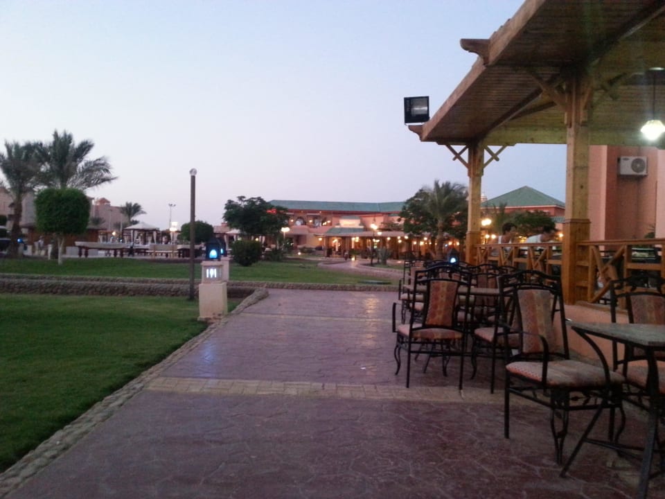 Blick vom Hauptrestaurant auf die 3 anderen Pickalbatros Aqua Park Resort - Hurghada