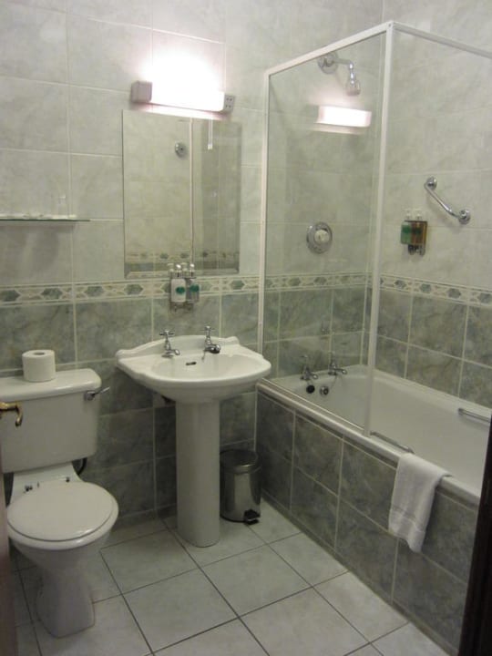 Badezimmer Sheldon Park Hotel and Leisure Club