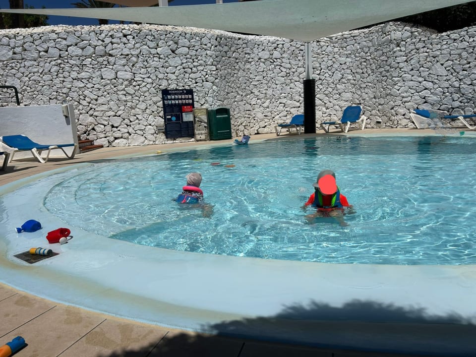 Pool ROBINSON ESQUINZO PLAYA