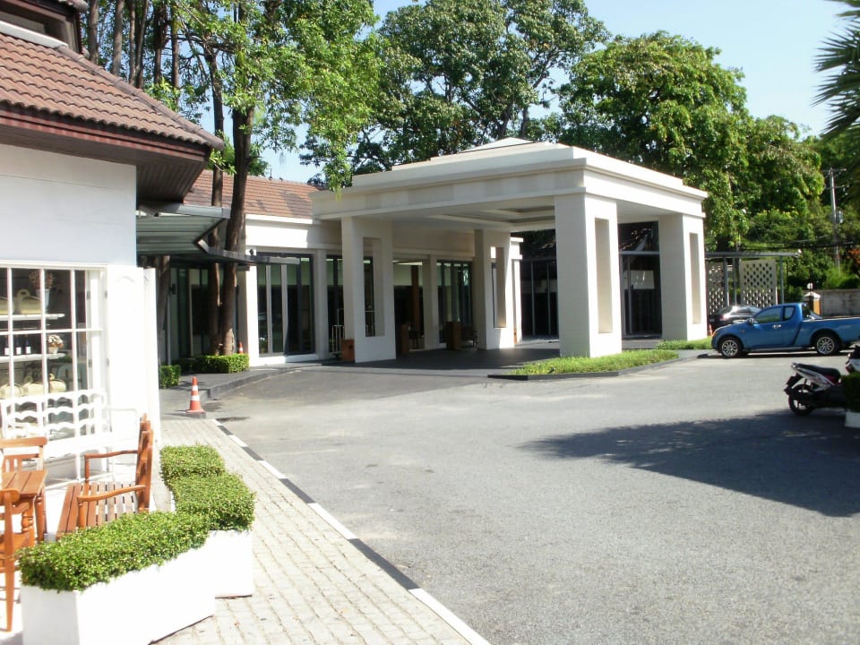 Die neue Zufahrt Woodlands Hotel & Resort