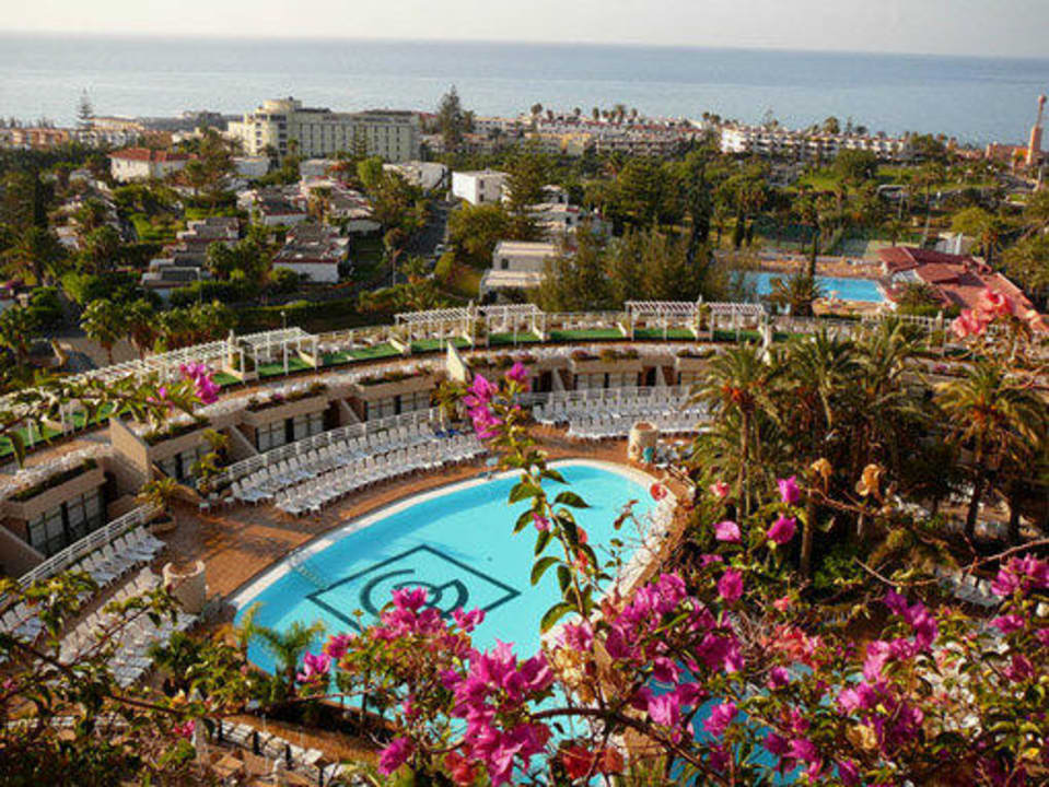 Traumhafter Blick auf den Hotel-Pool Gloria Palace San Agustin Thalasso & Hotel
