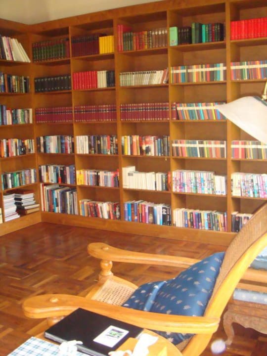 Bibliothek Hotel Matahari Beach Resort & Spa