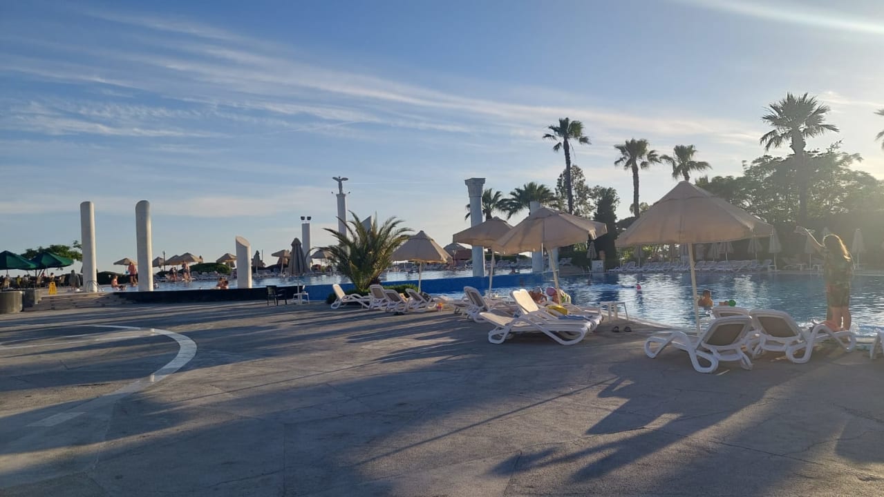 Pool Sunrise Resort Hotel