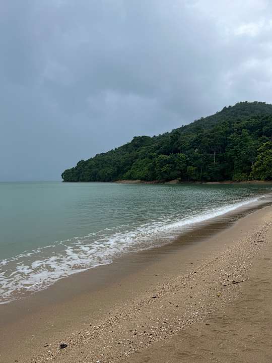 Strand Island Escape Burasari
