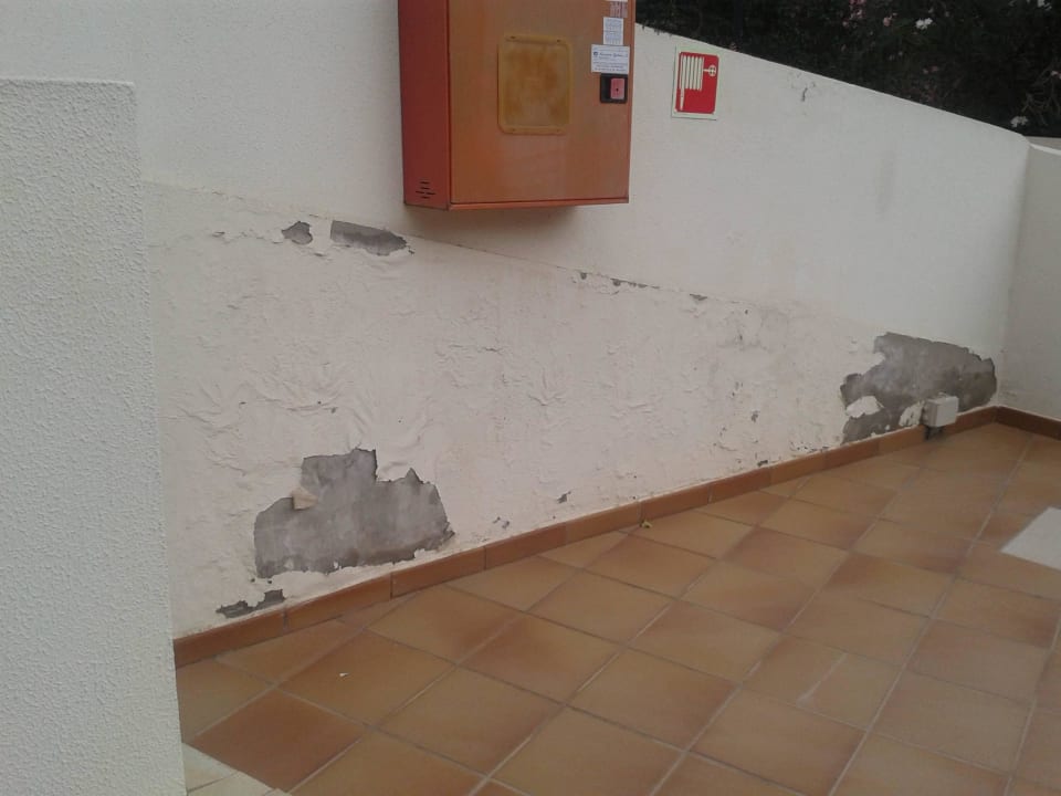 So sah es vom Liegestuhl auf der Terrasse aus SBH Crystal Beach Hotel & Suites