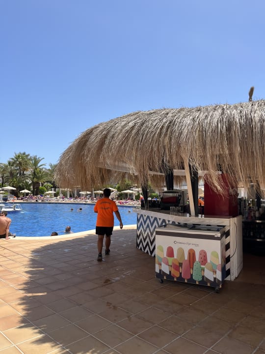 Pool FERGUS Style Bahamas